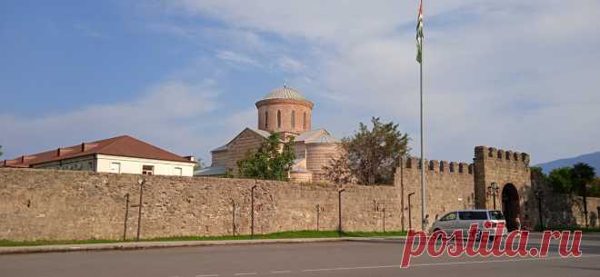 Рассказываю, как мы отдохнули в Пицунде/ Жильё, еда, пляжи, плюсы и минусы | Марина и море | Яндекс Дзен