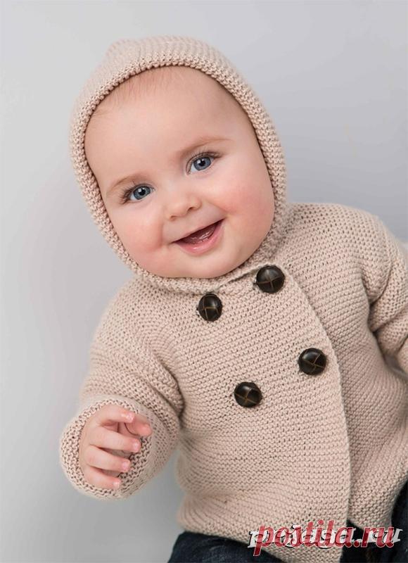 Пальто спицами малютке
