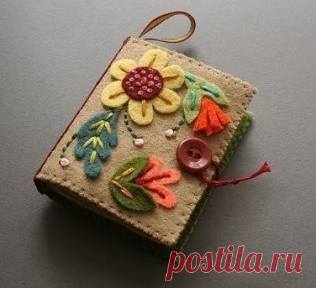 Игольница-книжка из фетра