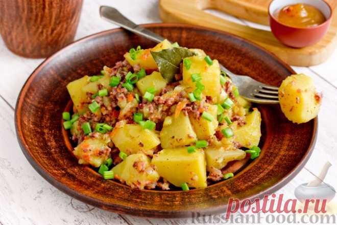 Рецепт: Тушёная картошка с тушёнкой на RussianFood.com