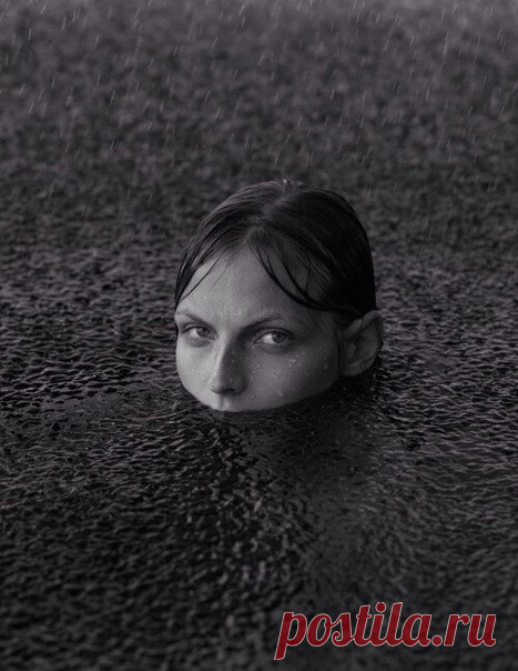ЛЮДИ, КОТОРЫЕ ПАХНУТ НЕСЧАСТЬЕМ. 
Среди таких людей есть те, кто стремится к росту, занимается саморазвитием, увлекается спортом и йогой. Иногда, они пытаются делать вид, что все прекрасно и всячески бодриться. Но шлейф этим не переб…