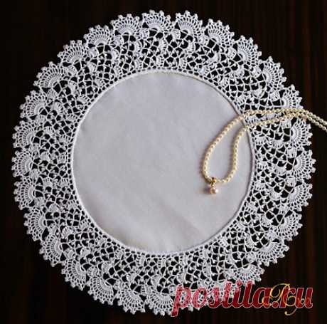 Ravelry: #18 Doily (2) pattern by Yuyu Ou (王 由由）