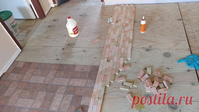 Ваши гости никогда не догадаются, что ходят по старой деревянной кровати.