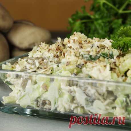 Мясной салат вместо "Оливье" - необыкновенно вкусно Салат с запеченной курицей и грибами. Куриную грудку для этого салата я всегда запекаю. Грибы - исключительно Вешенка. Я в последнее время