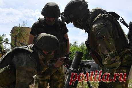 Военкор сообщил об успешной обороне флангов Артемовска российскими войсками. Российские войска успешно сдержали атаки Вооруженных сил Украины на населенные пункты Андреевка и Клещеевка, находящиеся на флангах Артемовска. Об этом сообщил военный корреспондент Александр Коц, указав невероятную плотность артиллерийского огня, идущего со стороны украинской армии.