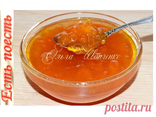 Янтарное варенье без косточек из желтой алычи с характерным вкусом и ароматом готовится необычным способом. Основная прелесть этого варенья - кожура при варке становится похожей на мармелад. Так же можно приготовить варенье из любой алычи или сливы, у которых плохо отделяется косточка.