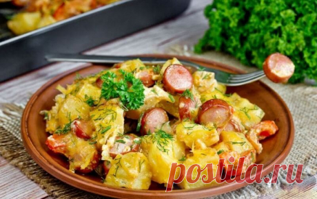 Картошка Запечённая С Сосисками Картошка запечённая с сосисками, помидорами и сыром. Картофель запечённый в духовке получается мягонькими, сосиски сочными.
