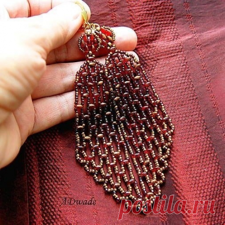 Удлиненные серьги из бисера