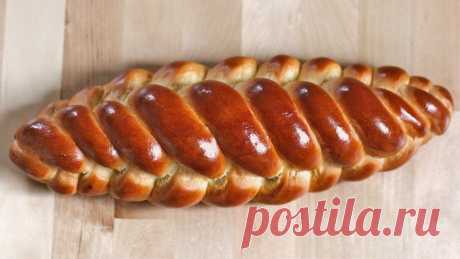 Fünfstrangzopf / 5-Strangzopf / Spiralzopf flechten Für den Fünfstrangzopf / Spiralzopf / Striezel braucht man 5 Stränge aus Hefeteig oder Hefefeinteig à 75gRezept:500 g Mehl40 g frische Hefe (gerne weniger, d...