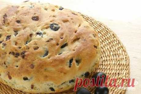 Хлеб с луком и маслинами
