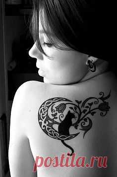 Серп, Кельтский узел, черная кошка и Rose Tattoo. Просто в восторге.