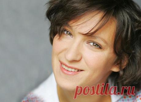 Лариса из «Сватов» Олеся Железняк рассказала о семейной жизни и смерти родителей