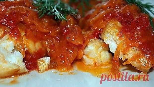 Рыбка под маринадом очень вкусное блюдо, рыба может быть любая, в нашем случае минтай. Рыба приготовленная по этому рецепту хороша как холодная, так и горячая. У нас дома такая рыба долго не задерживается, а пустая кастрюлька 