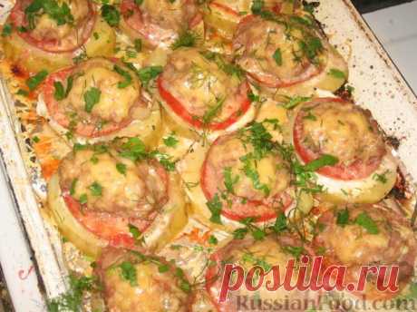 "Картофель, запеченный с мясом и помидорами
Очень сытное блюдо, с удачным сочетанием картофеля, помидоров и мяса. 
Это мясное блюдо подходит как для праздничного стола, так и для обычного ужина. 
Если вы хотите покорить сердце и желудок мужчины, советую приготовить мясо по моему рецепту.
Рецепт на сайте: 
https://my-pomoshnik.ru/kartofel-zapechennyj-s-myasom-i-pomidorami.html

"