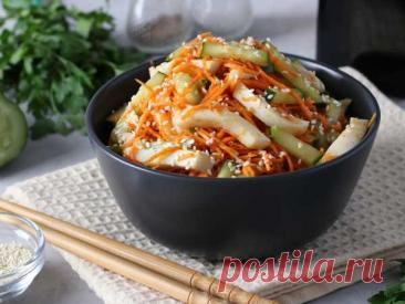 Салат с кальмарами, корейской морковью и огурцом — рецепт с фото пошагово