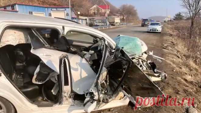 В Приморье машину беременной женщины смяло в ДТП. На автодороге "Находка-Лазо-Ольга-Кавалерово" произошло ДТП с участием беременной женщины. Об этом сообщает полиция Приморья. Россиянка двигалась со стороны Екатериновки в направлении Находки. В какой-то момент женщина ...