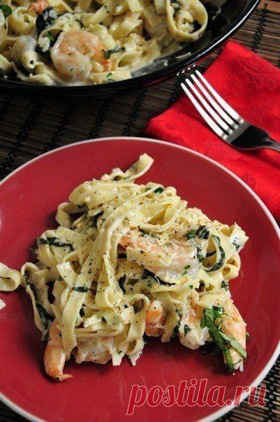 Феттучини альфредо с креветками
