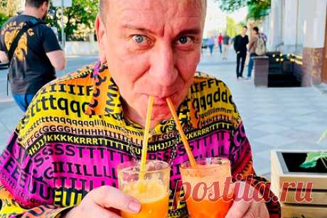 Российскому певцу пришлось сдать квартиру в Москве из-за пандемии коронавируса. Певцу и актеру Сергею Пенкину пришлось сдавать в аренду квартиру, чтобы поправить финансовое положение в период пандемии коронавируса. Об этом он рассказал на встрече с журналистами, состоявшейся в рамках фестиваля «Славянский базар» в Витебске. Артист отметил, что «жил скромно».