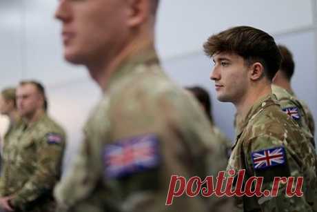 Британия отказалась ввести воинскую повинность на фоне риска конфликта с Россией. Великобритания отказалась вводить воинскую повинность на фоне обострения отношений с Россией и риска военного конфликта. «У британских вооруженных сил есть гордая традиция быть добровольными. Нет планов это менять», — заявил пресс-секретарь премьер-министра Великобритании Макс Блейн.