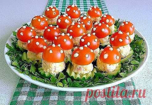 Закуска "Мухоморчики". Ингредиенты. Яйца... / Свадьба / Новый год . Рождество . День св.Валентина .... / Pinme.ru / Nadine | Vesta