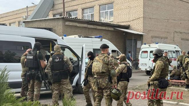 Глава Суровикинского района сделал заявление после ликвидации террористов в ИК-19. Правоохранители восстановили правопорядок в колонии ИК-19, где был захват заложников, и выполнят следственные мероприятия. Об этом заявил глава Суровикинского района Роман Силва в своем Telegram-канале. Он подчеркнул, что жизни и здоровью ...