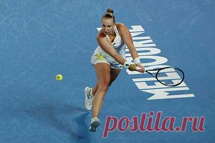 Россиянка выбила с Australian Open третью ракетку мира. Российская теннисистка Анна Блинкова во втором круге Australian Open обыграла представительницу Казахстана Елену Рыбакину и выбила ее с турнира. Встреча прошла в четверг, 18 января, и продлилась три сета. Россиянка одержала победу со счетом 6:4, 4:6, 7:6. Тай-брейк в решающем сете завершился со счетом 22:20.