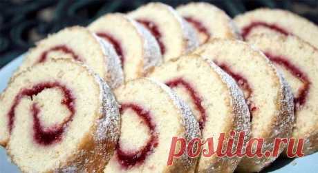 РУЛЕТ К ЧАЮ НА 6 МИНУТ
Ну очень нежный вкус...

Ингредиенты:

Мука - 55 г
Сахар - 55 г 
Соль - щепотка
Разрыхлитель - 2 ч. л. 
Яйца - 2 шт.
Джем - 5 ст. л. 
Сахарная пудра

Приготовление:

1. Для начала нужно смешать первые четыре ингредиента, затем добавить 2 яйца и тщательно все взбить в однородную массу.
2. Приготовить противень, положить на него бумагу для выпекания и смазать его подсолнечным или сливочным маслом. Равномерно распледелить на нем тесто и поставить выпека...
