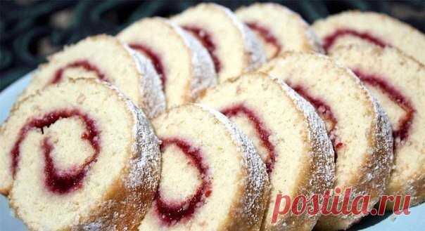 РУЛЕТ К ЧАЮ НА 6 МИНУТ
Ну очень нежный вкус...

Ингредиенты:

Мука - 55 г
Сахар - 55 г 
Соль - щепотка
Разрыхлитель - 2 ч. л. 
Яйца - 2 шт.
Джем - 5 ст. л. 
Сахарная пудра

Приготовление:

1. Для начала нужно смешать первые четыре ингредиента, затем добавить 2 яйца и тщательно все взбить в однородную массу.
2. Приготовить противень, положить на него бумагу для выпекания и смазать его подсолнечным или сливочным маслом. Равномерно распледелить на нем тесто и поставить выпека...