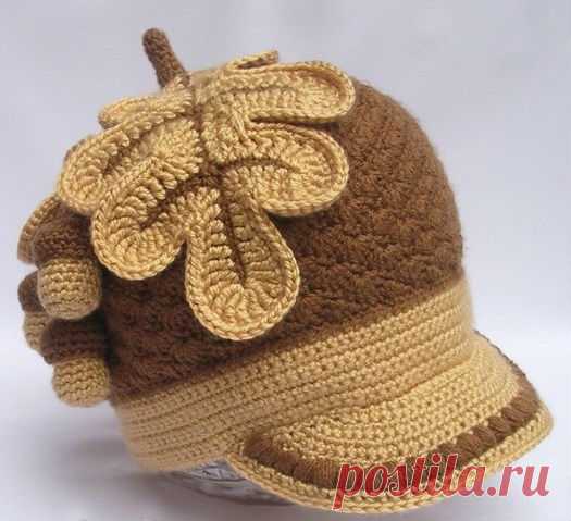 Кепка с желудями.