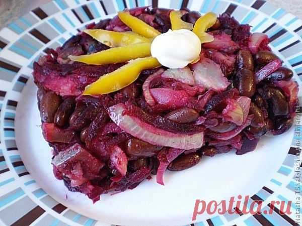 Салат с фасолью и копченой рыбой / Рецепты с фото Рецепт который я сегодня представляю вашему вниманию для тех кто не боится калорий и для любителей фасоли. Салат очень сытный вкусный. Заправить можно или майонезом или оливковым м...