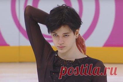 Тренер раскрыл подробности нападения на российского фигуриста в метро. На российского фигуриста Владислава Дикиджи напал в метро пожилой мужчина с ножом. Об этом рассказал тренер спортсмена Олег Татауров. «Видно, что пожилой мужчина в неадеквате был, то ли выпивший, непонятно, по какой причине нападение произошло. Владислав оттолкнул его, когда он приставил нож к горлу», — сказал он.