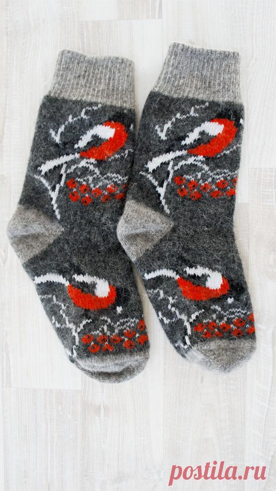 Вязаные носки Снегири на сером арт. Н-008