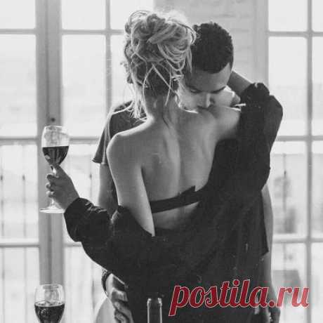 И пока на земле существуют мосты... будут те, кто их жгут...
И пока корабли покидают порт... будут те, кто их ждут...
И пока разливается в небе закат - будет новый рассвет...
И всегда будет тот, кто тебе очень рад...
И такие, кто нет...