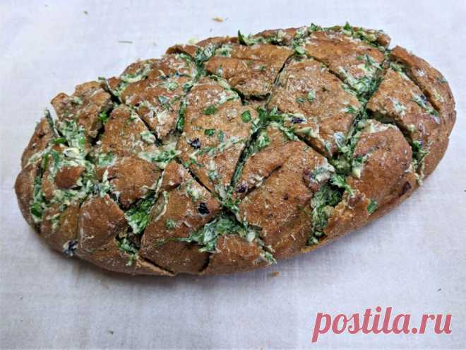 Оригинальный хлеб с чесноком и сыром