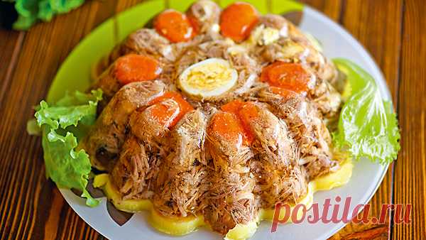 Рецепты от Дарьи Донцовой: быстрый холодец из курицы и овощной торт