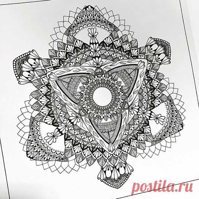 Mandala by @madreanne 
Like it! 👍
.
.
.
#mandala #mandalaart #zenmandala #zentangle #mandaladesign #mandalatattoo #zen #art #zentangleart #nice #picture #cute #girl #draw #drawing #blackandwhite #follow#zenart  #mandalapassion #love #doodle #doodling #doodleart #doodlelove