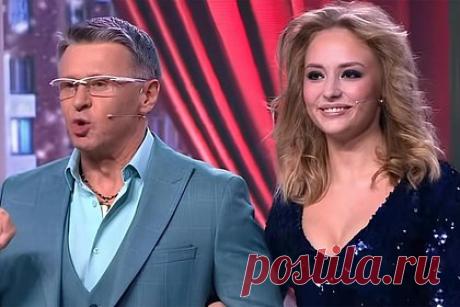 Звезда «Уральских пельменей» показал возлюбленную на 26 лет младше него