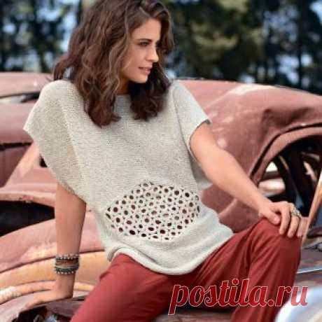 Джемпер, украшенный ажурным ромбом. Спицами и крючком. / knittingideas.ru