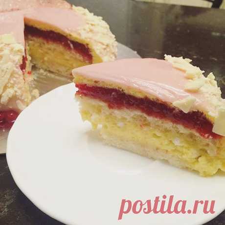 Разрез)
#Ilyichevsk#odessa#sweet#выпечканазаказ#ильичевск#кендибар#одесса#чизкейк#o_bakery#macaron#macaroon#безе#меренги#homemade#candybar#пряник