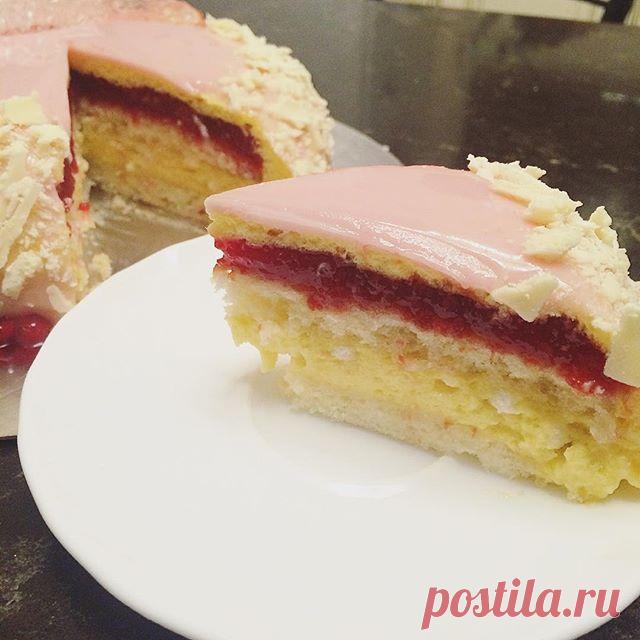 Разрез)
#Ilyichevsk#odessa#sweet#выпечканазаказ#ильичевск#кендибар#одесса#чизкейк#o_bakery#macaron#macaroon#безе#меренги#homemade#candybar#пряник