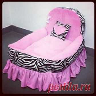 <3 this dog bed! Bella's Christmas present?