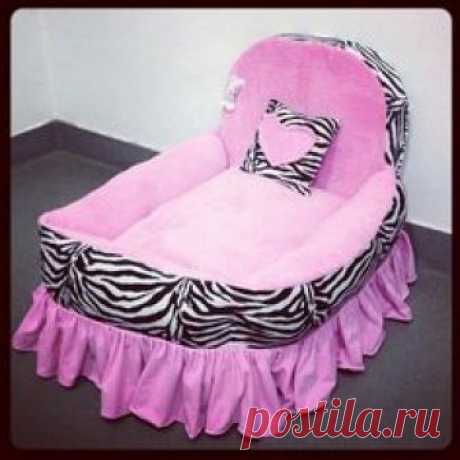 &lt;3 this dog bed! Bella's Christmas present?