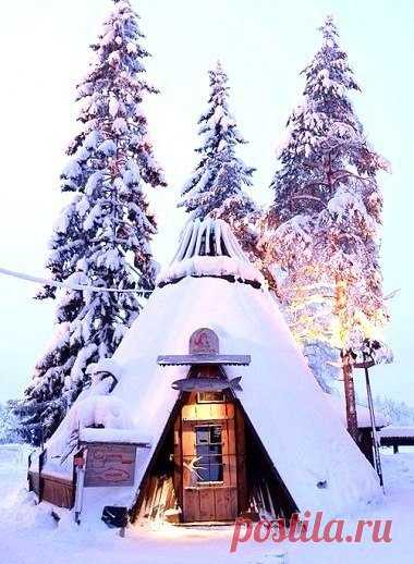 ДОМИК В ЗИМНЕМ ЛЕСУ