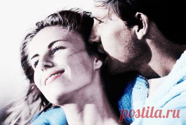 Наша  любовь  уже  безмерна….
И  никуда  не  деться  от  нее,
Она  опора  нам  и  вера,
И  сладко – горькое  теперь  питьё.
Пытались  столько  раз  расстаться,
И  вновь  оказывались  рядом,
Чтоб  вместе  плакать  и  смеяться,
И  горе  поделить  и  радость.
Судьба  смеется  ли  над  нами?
Ведь  часто  ссоримся  и всё не  так….
Соприкоснемся  вдруг  руками  -
И  ссоры  превращаются  в  пустяк.
А  этот  год  для  нас  особый -
Жить  надо  и в согласье  и в  любви,
И  быть  сч...