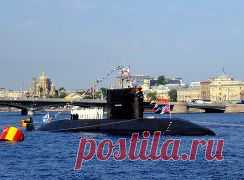 скоро в Севастополь придут новые корабли и лодки,благо уже не надо хохлов спрашивать,а пока посмотрите как они выглядят на параде в Санкт-Петербурге! Удачи вам,севастопольцы!
