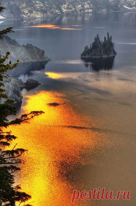 coiour-my-world:
“ Phantom Ship Island - Crater Lake by Creativity+ Timothy K Hamilton on Flickr.
Crater Lake National Park, Oregon.
”