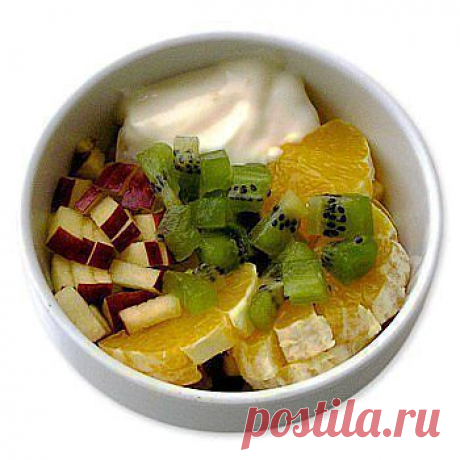 ♦ ФРУКТОВЫЙ ♦ 
Салат с экзотическим вкусом.  
Кусочки апельсина, ананаса, груши, яблока, киви, заправленные йогуртом.