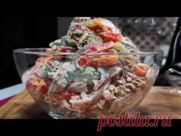 Лучший САЛАТ с мясом, по вкусу ему нет равных! Салата вкуснее и ярче я еще не пробовал! Ингредиенты:Мясо варёное - 170 грОгурцы солёные - 150 грПерец болгарский - 180 грЛук репчатый - 50 грЗелень, соль, перец - по вкусуЧеснок - 1 зубчикСметана - 2 ст.л.Горчица - 1 ч.л.