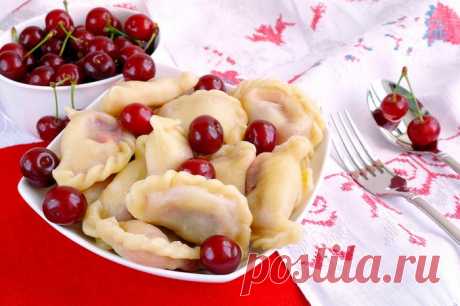 Вареники с вишней в мультиварке 

 
Ингредиенты для теста: 400 гр муки 200 мл кефира 1 яйцо 1 ч.л. разрыхлителя 2 ст.л. сахара Щепотка соли
Ингредиенты для начинки: 500 гр свежей вишни 1 ст.л. крахмала Сахар
Рецепт приготовления вар…