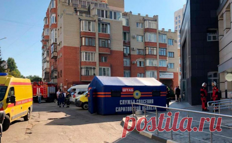 Власти открыли оперштабы после атаки дронов на ЖК Volga Sky в Саратове. Оперативные штабы для помощи жильцам домов, поврежденных в результате атаки дронов, развернули в Саратове и Энгельсе по поручению губернатора Романа Бусаргина.